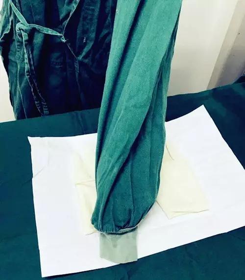 我院手術室在全院率先推廣無觸式戴無菌手套法！